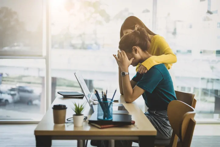 facteurs-risques-sante-mentale-au-travail
